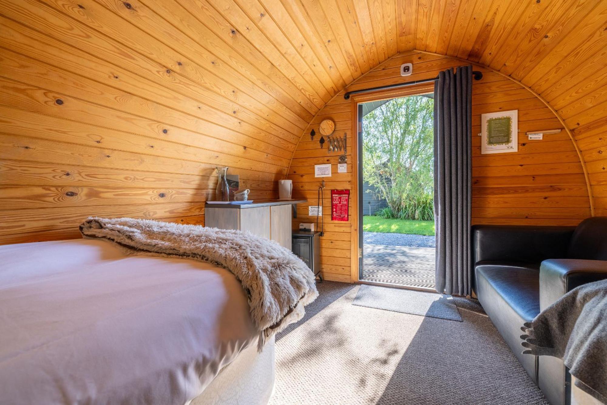 The Little Hide - Adult Only Camping Pods Wigginton  Bilik gambar