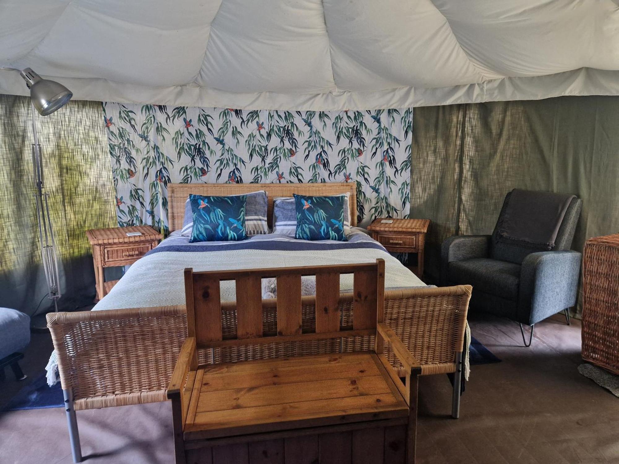 The Little Hide - Adult Only Camping Pods Wigginton  Bilik gambar