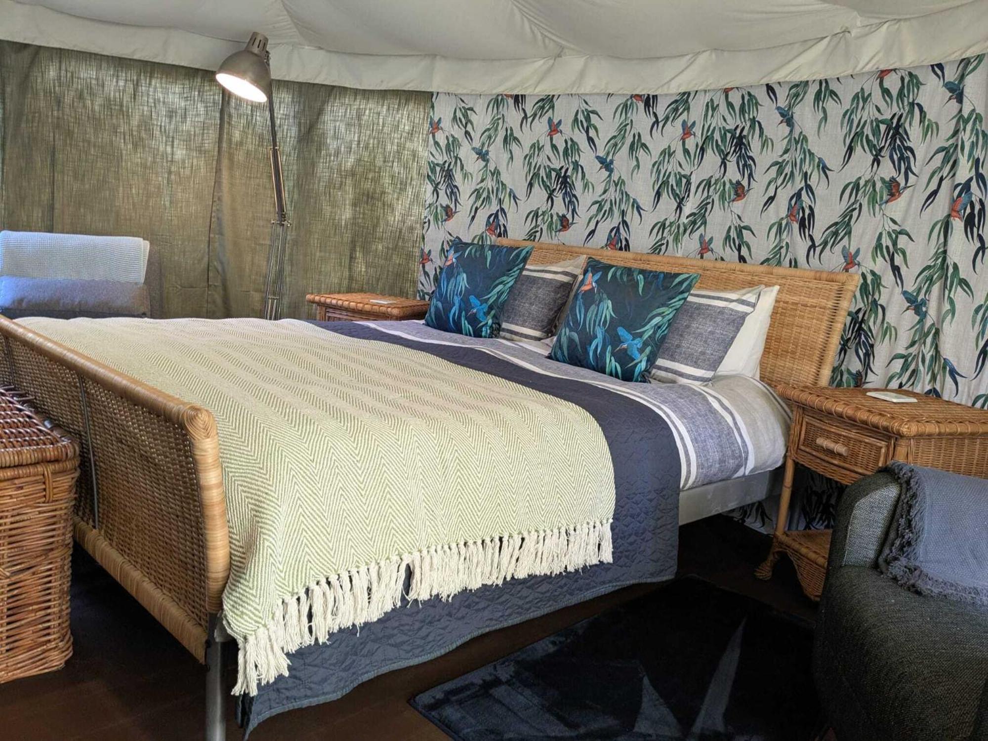 The Little Hide - Adult Only Camping Pods Wigginton  Bilik gambar