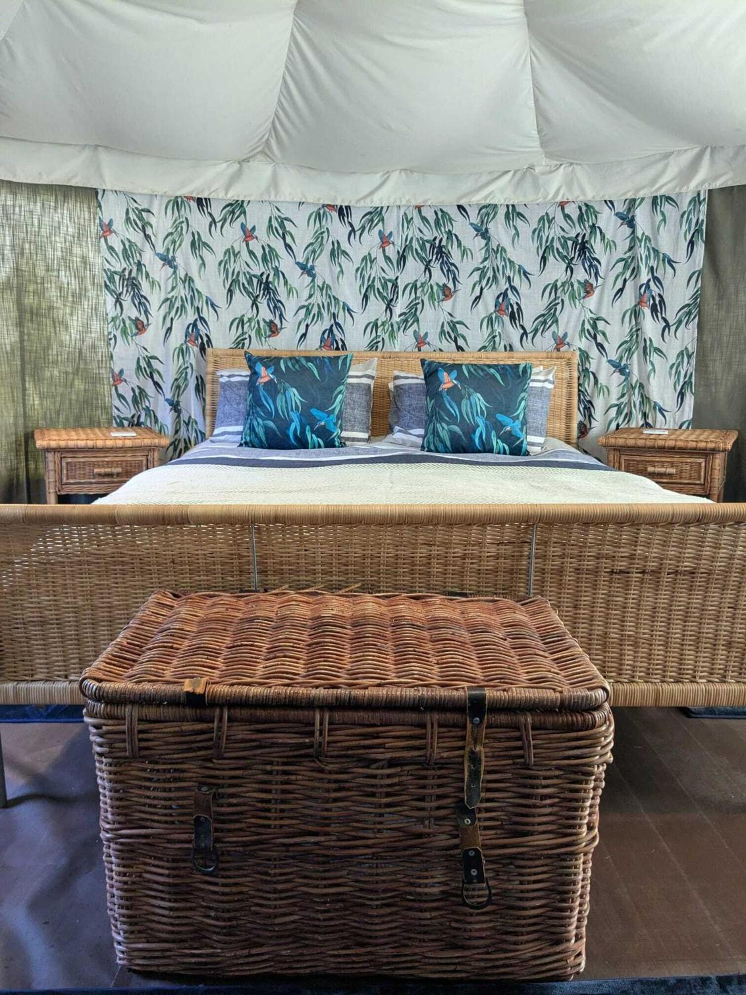 The Little Hide - Adult Only Camping Pods Wigginton  Bilik gambar